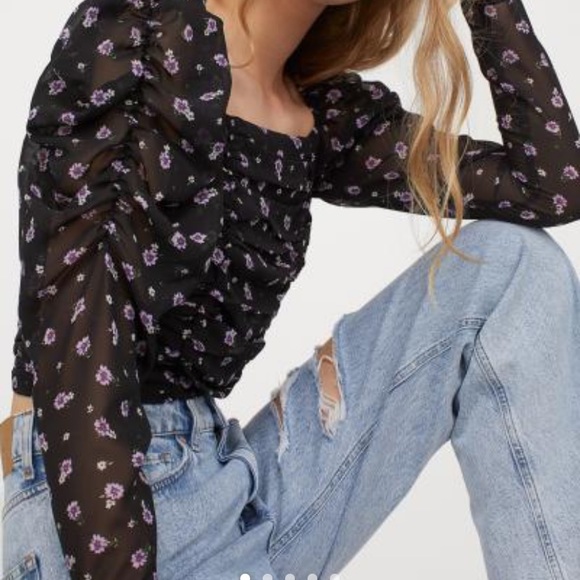 Puff sleeve top - Picture 2 of 6